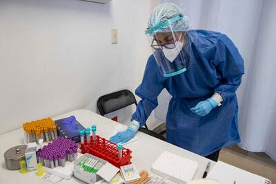 Consideran expertos en inmunología que vacuna anti Covid-19 de Pfizer es segura y eficiente