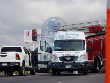 Conductor atropella a cinco trabajadores que colocaban fibra óptica en Avenida 5 de Febrero