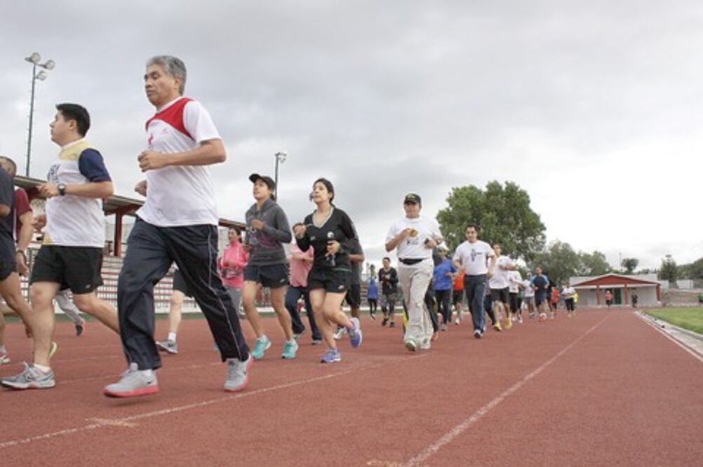 Entrenan rumbo  a Maratón 2013 