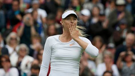 Sharapova sigue en Wimbledon