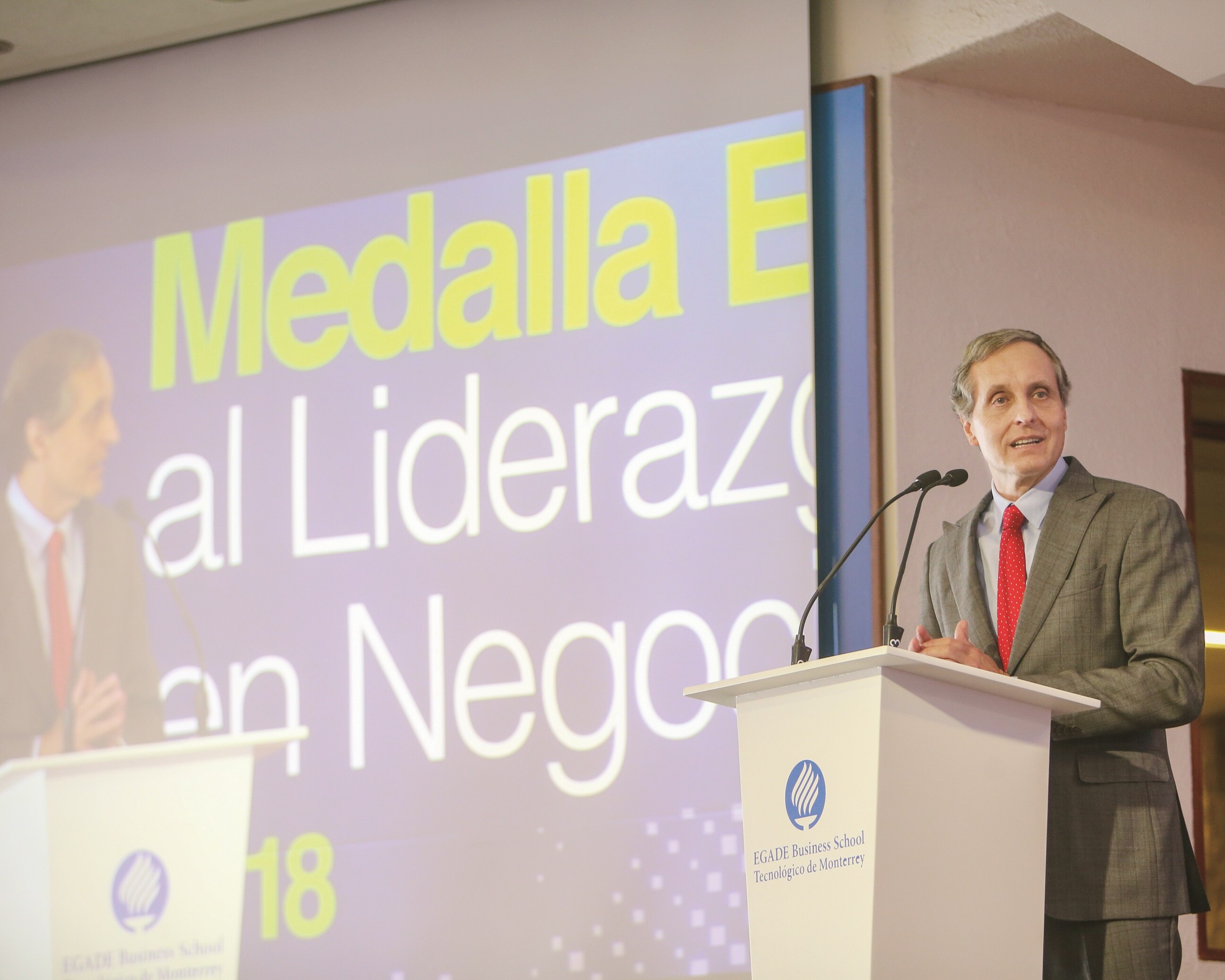 Convoca Servitje a evitar división por tema político