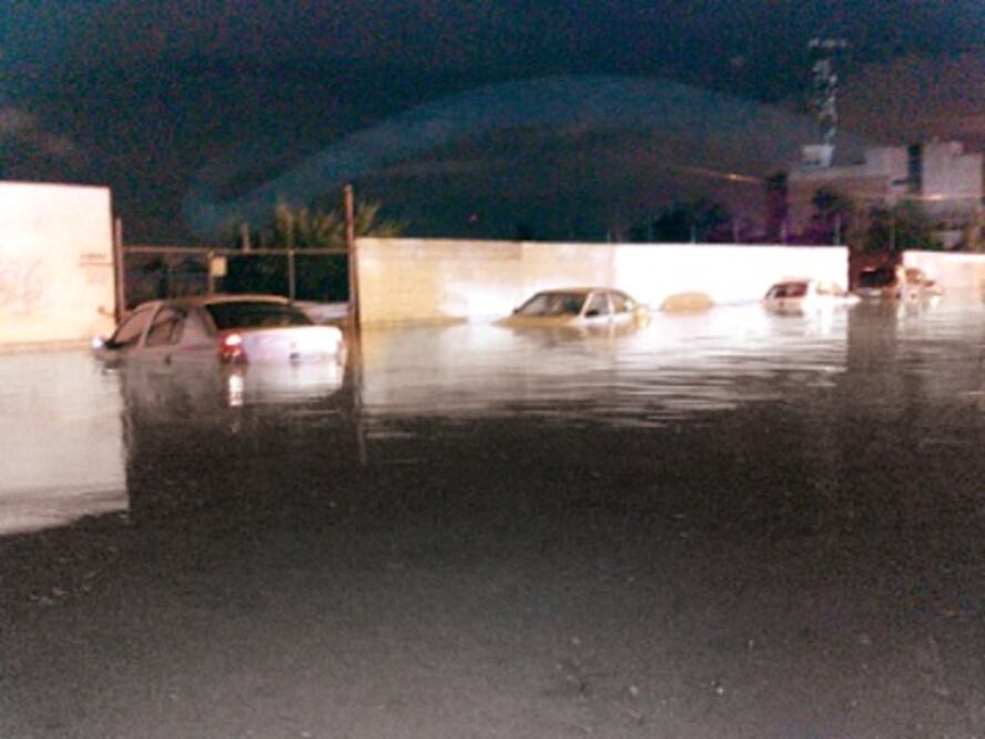 Apoyan a afectados por lluvia en capital