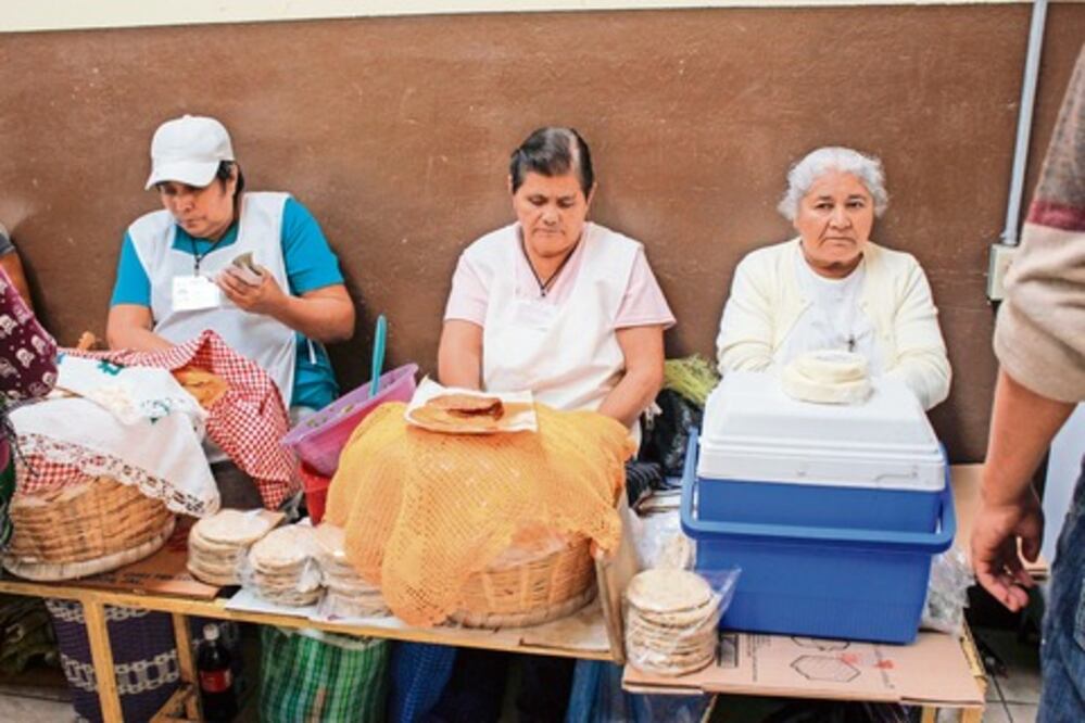 Otorgarán apoyos financieros en SJR