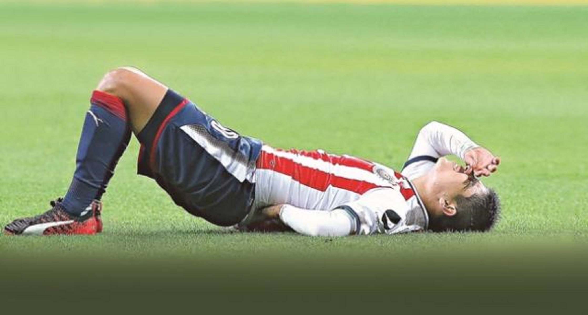 Sólo un milagro salva a las Chivas