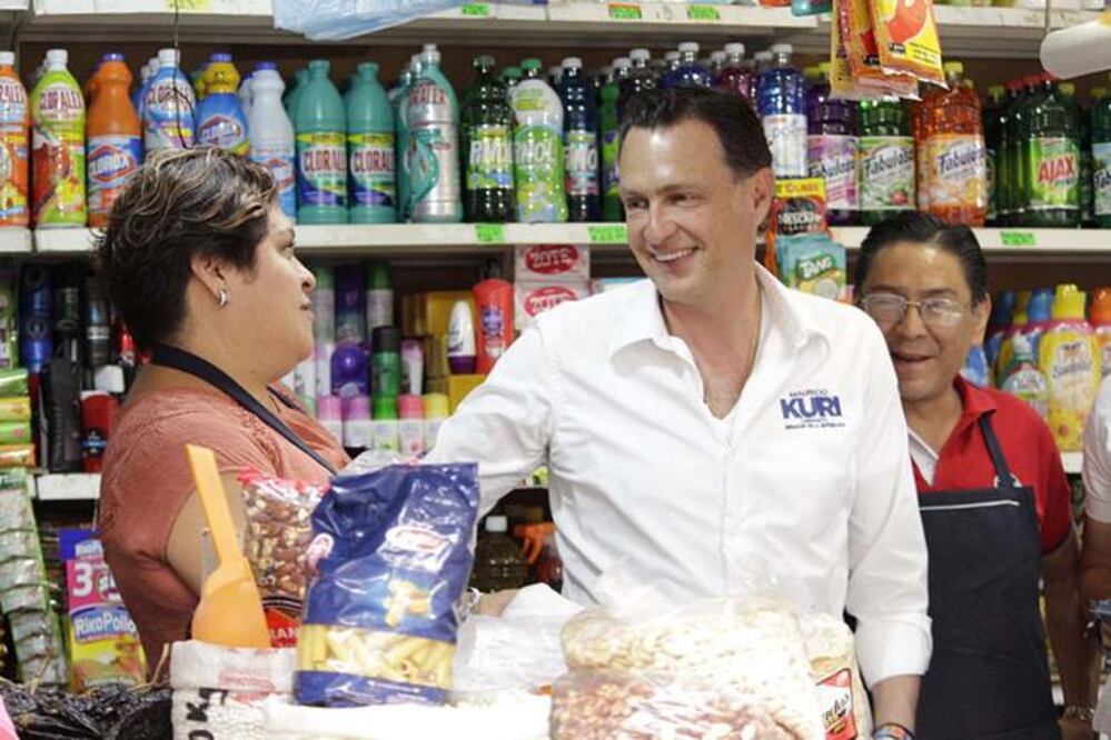 El candidato se reunió con integrantes del sector turístico en donde destacó el papel que tiene esta industria en la economía queretana FOTO: ESPECIAL
