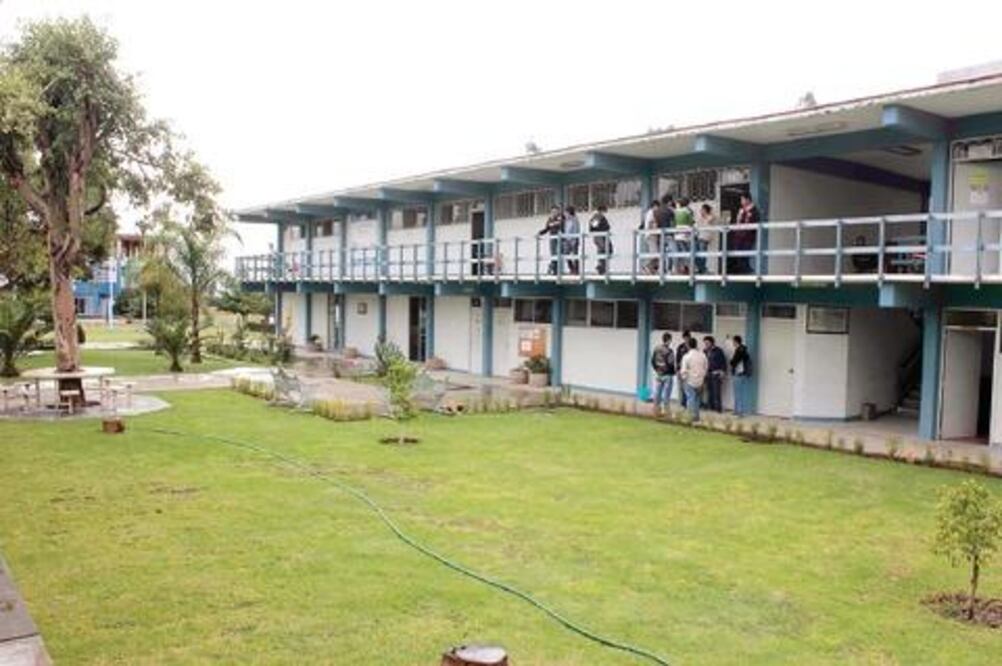 Reporta UAQ que sólo 10% obtienen título