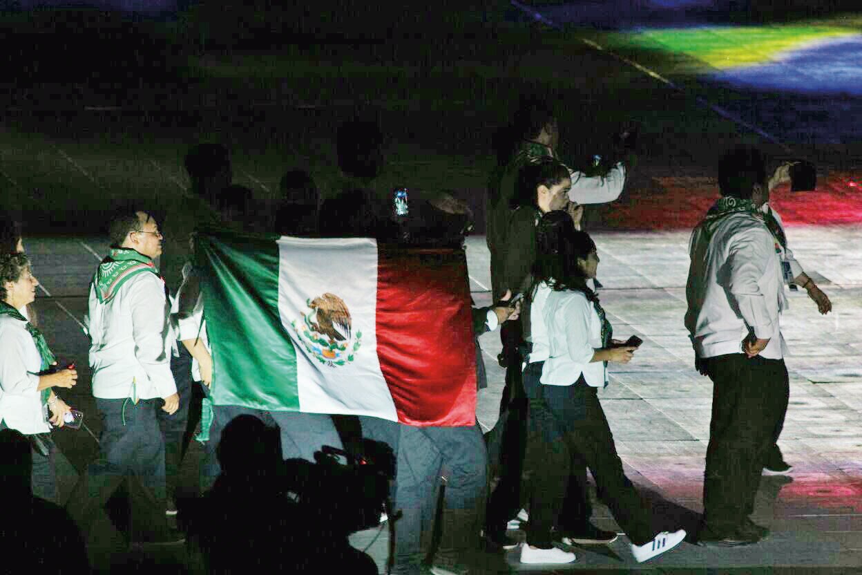 México encabeza desfile en la apertura de los JCC