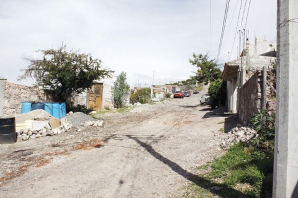 Buscan dotar de escrituras a familias 