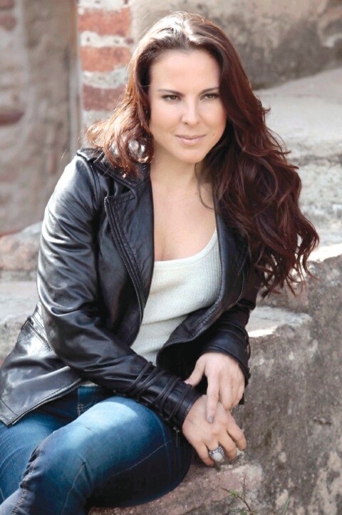 Televisa me crucificó pero protege a Lucero