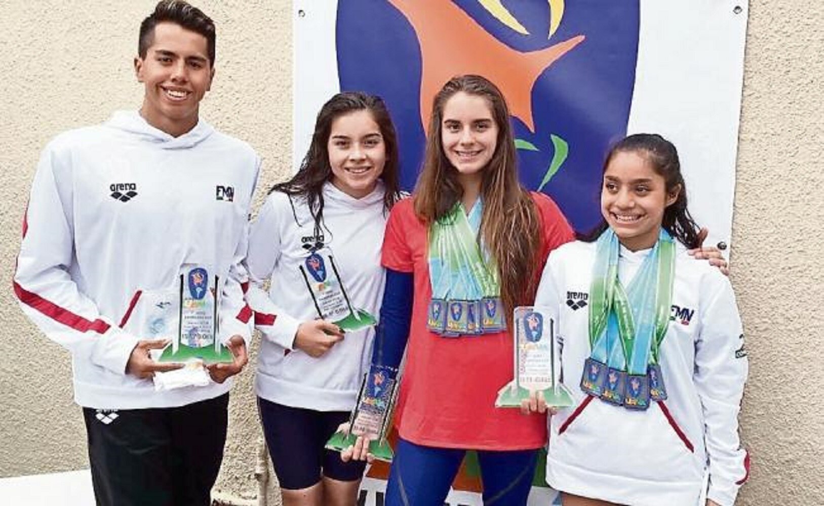 Los jóvenes nadadores nacionales cosecharon preseas y tuvieron fogueo. (FOTOS: NELSON VARGAS)