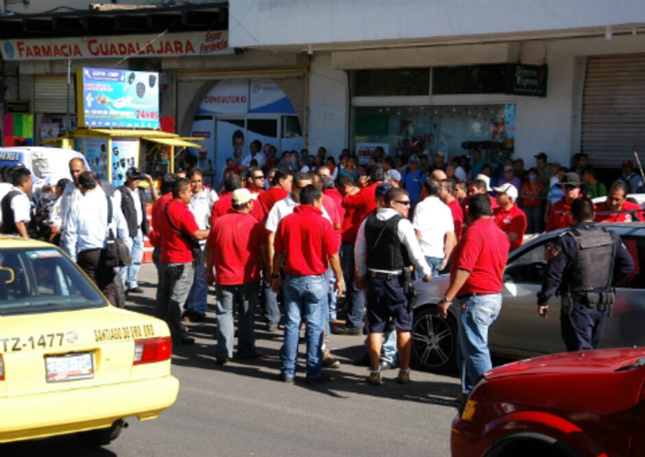 Riña entre ambulantes e inspectores