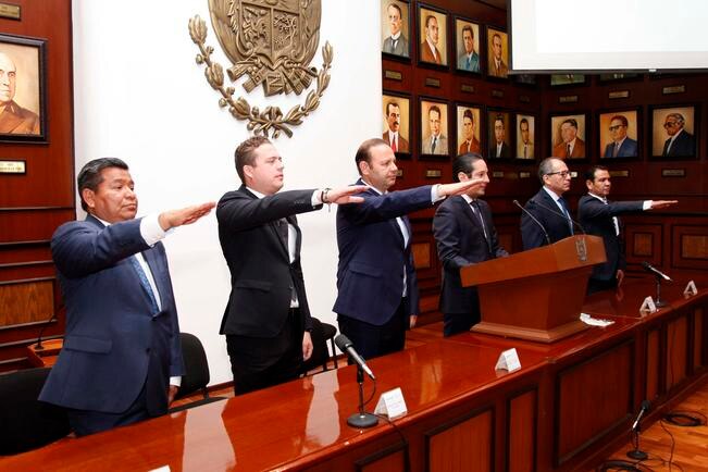 Toman posesión 4 nuevos funcionarios