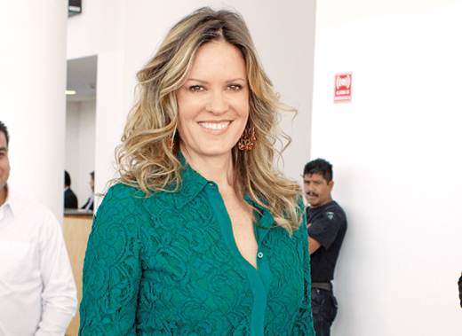 Rebeca de Alba quiere ser Embajadora