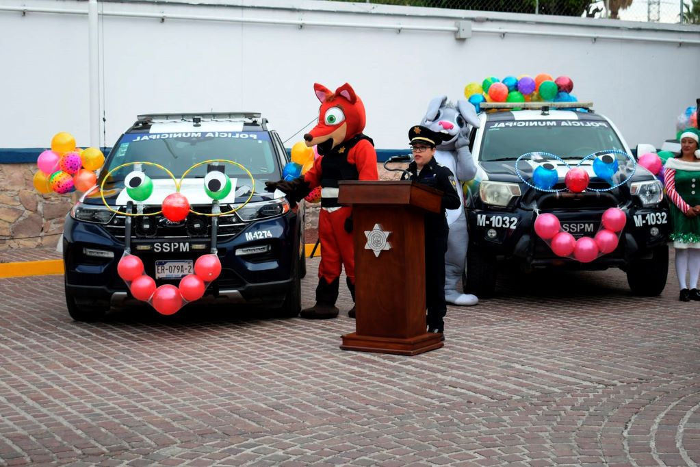 Por quinta ocasión consecutiva, policías entregan juguetes a infancias de Querétaro. Foto: Ángel González