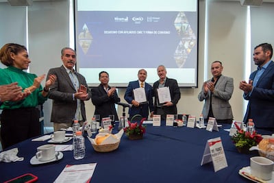 Se compromete Carriles a impulsar a la CMIC