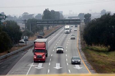 Presenta Domínguez Servién proyectos de vialidad a SCT