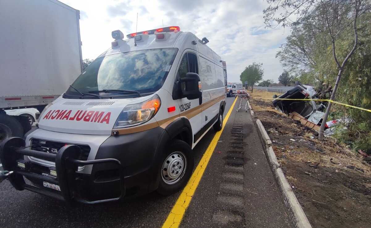 Sube a 13 el número de muertes en accidente de la autopista México - Querétaro