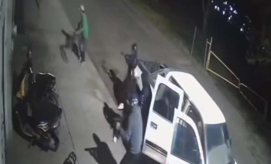 Comando asesina a ocho personas en bar de Guanajuato; perpetradores fueron grabados afuera del lugar