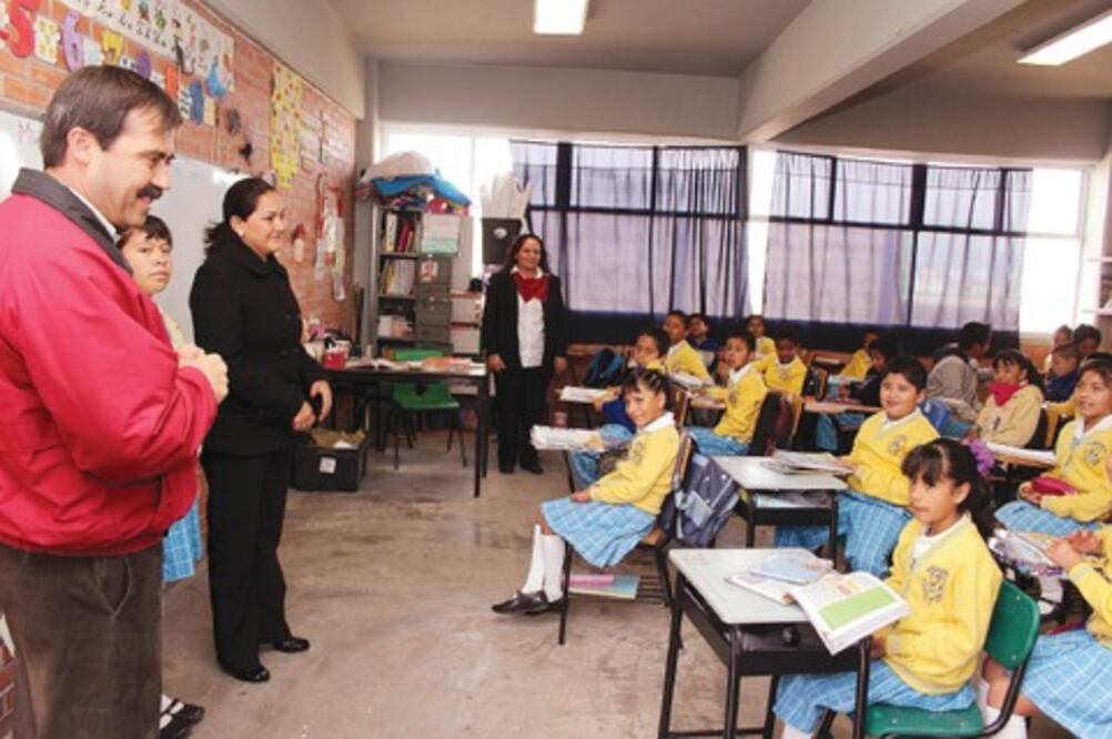 80 maestros interinos contratados al año