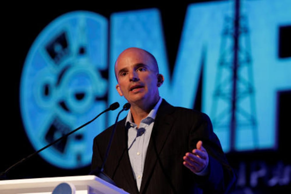 Pemex alista asociación con privados