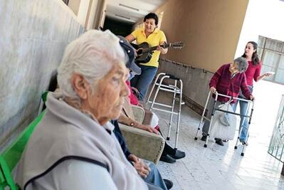 Abuelitos, en armonía en Plan Vida