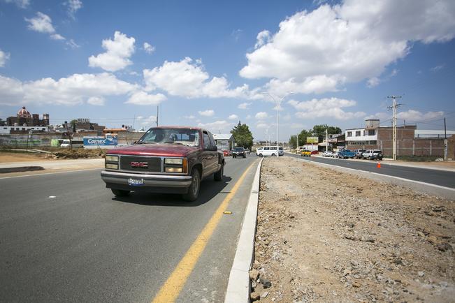 El gobierno de Querétaro ejecutará una inversión de 400 millones de pesos. Se plantea pasar de dos a cuatro carriles en ambos sentidos el tramo de carretera entre la plaza de toros y la caseta de cuota. (ESPECIAL)