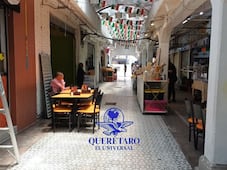 Mercado de la Cruz: sitio en obra y altos precios