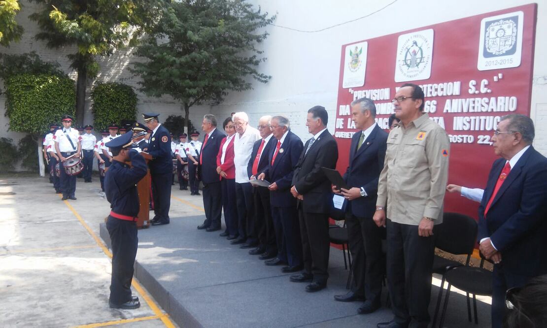 Celebran a los bomberos