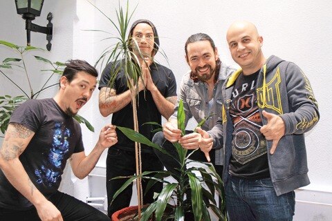 Tras 15 años, Genitallica sigue creando letras irreverentes