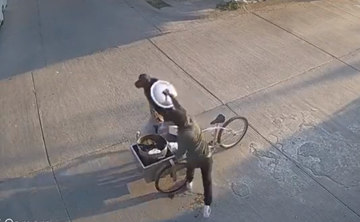 ¡Como Capitán América! Tamalero usa tapa de olla como escudo para defenderse de asalto en Guanajuato