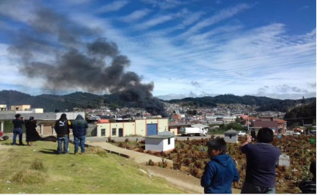 Se incendian puestos de pirotecnia en explanada de San Juan Chamula, Chiapas