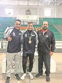 Gana oro en Universiada