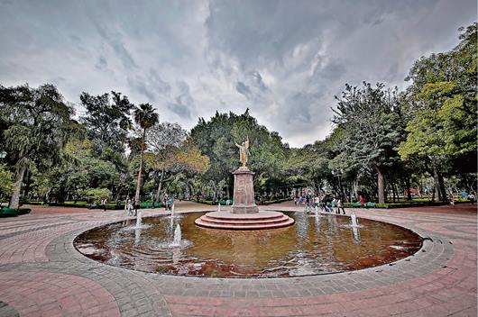 Alameda Hidalgo, un encuentro entre épocas