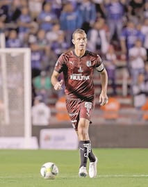 Gallos, urgidos por ganar en casa