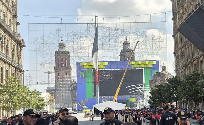 Instalan mosaico luminoso con motivos del Mundial en 20 de noviembre 