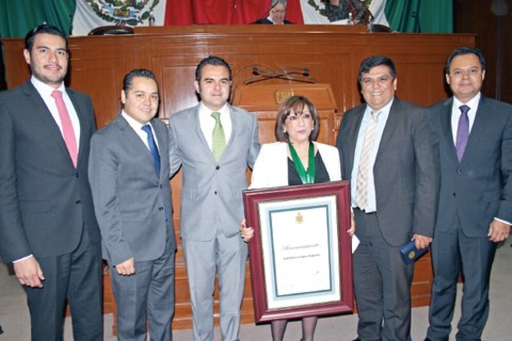 Entregan Medalla al Mérito Ecológico