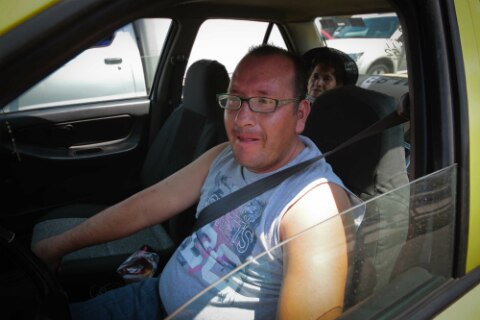 Automovilistas se quejan de los baches 