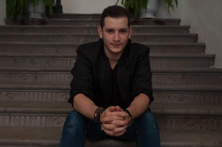 Mexicano rompe fronteras por amor a la actuación