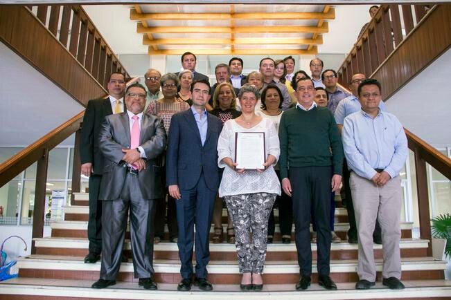 Gobierno estatal y UAQ crean asociación civil