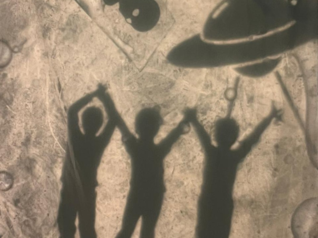 “Extraterrestres, avería en los confines de la galaxia”, la obra que aborda la diversidad y la disidencia en las infancias, llega al CEART