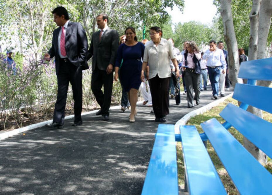 Entrega obra recreativa la alcaldesa