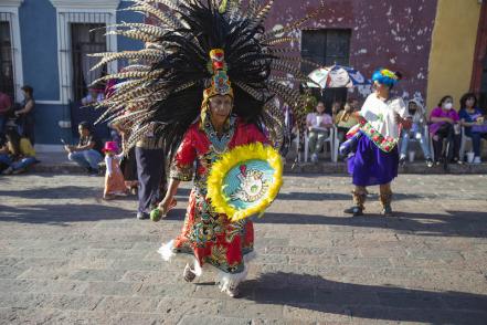 Lucía lleva 67 años danzando a la Santa Cruz de los Milagros en Querétaro 