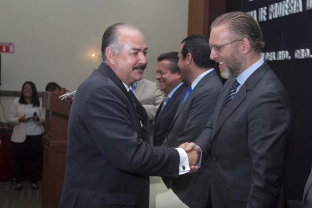 Salvador Hernández, quien rendirá protesta el 5 de mayo, dijo que actualmente los comercios siguen padeciendo dificultades para regularse. (OBTURE PRESS)