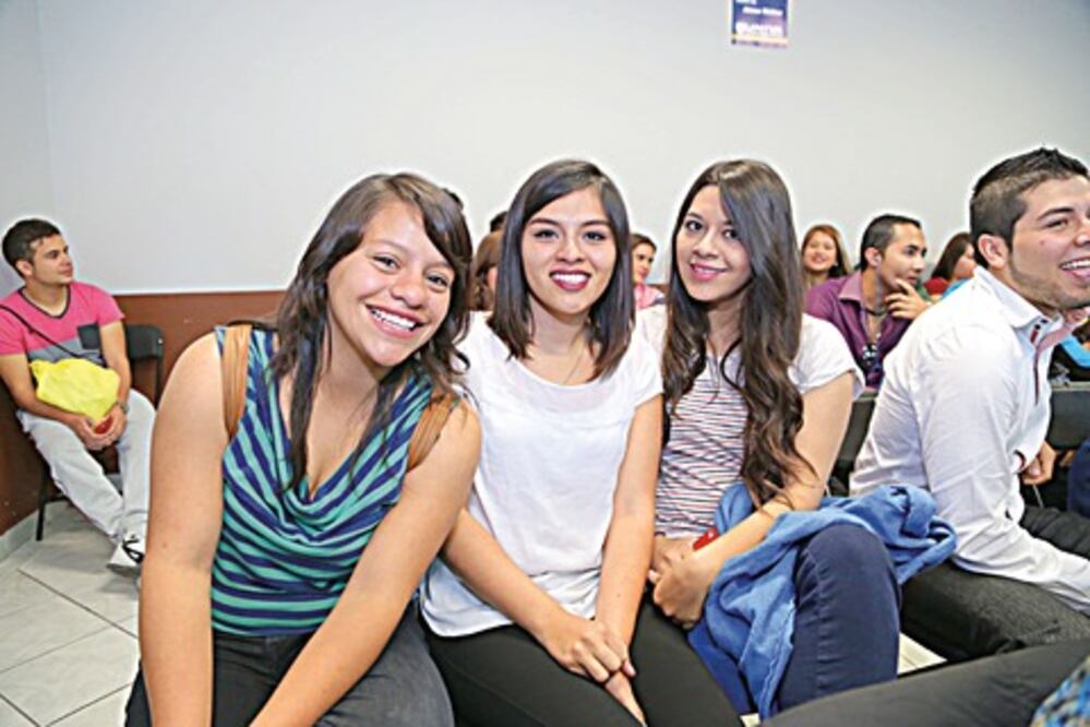 Ingenio y creatividad en concurso de radionovelas