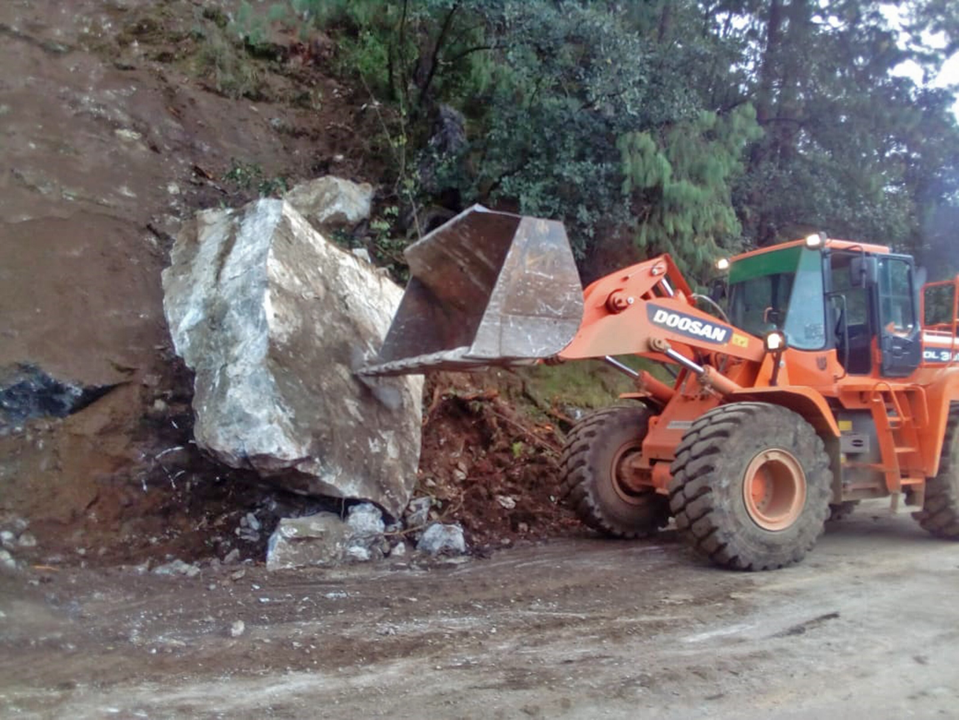 #Avance| Liberan la carretera federal San Juan del Río-Xilitla