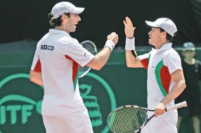 Cumplen doblistas: 2-1 a Perú