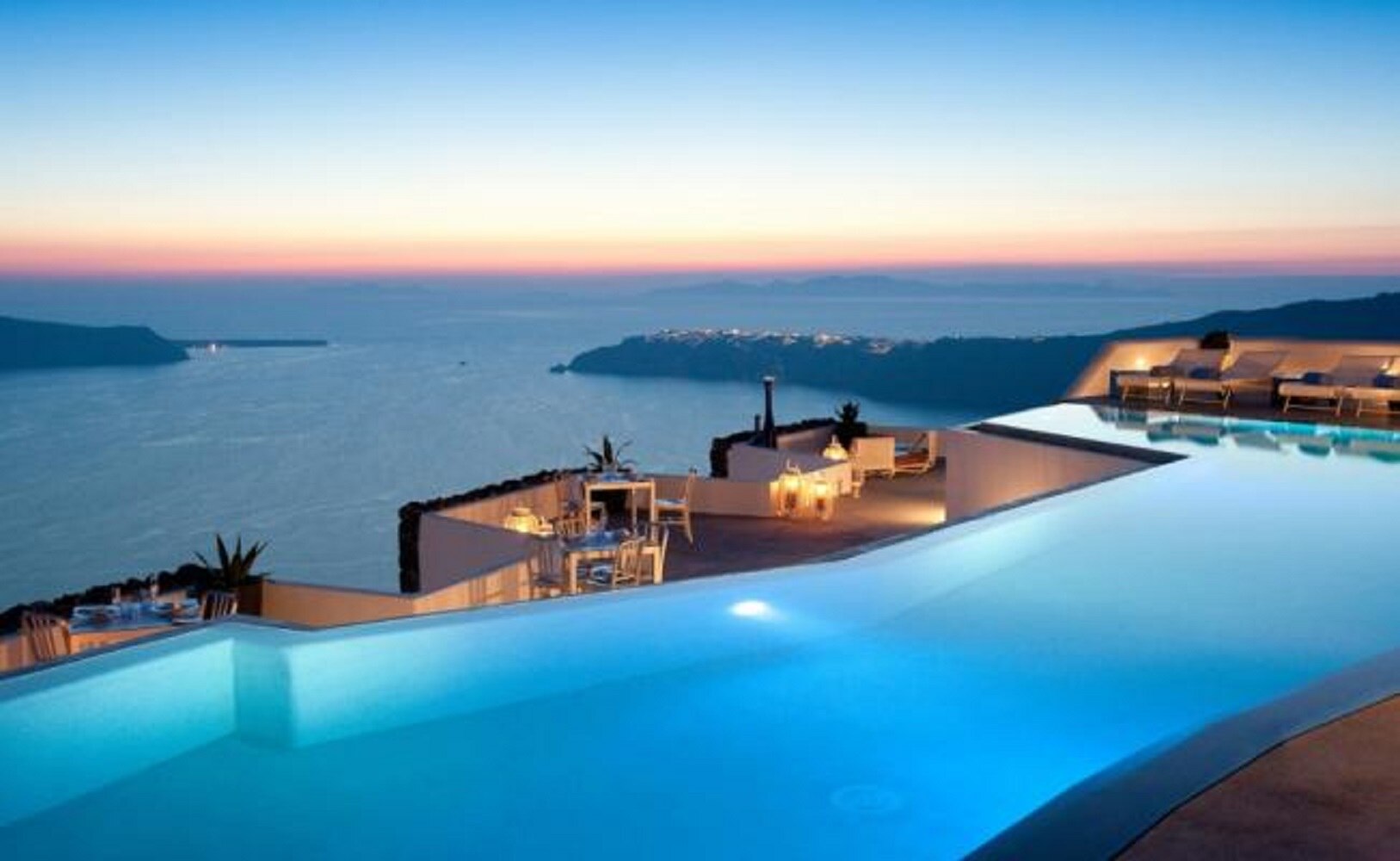 Alberca del Hotel Grace Santorini. (Foto: Grace Santorini)