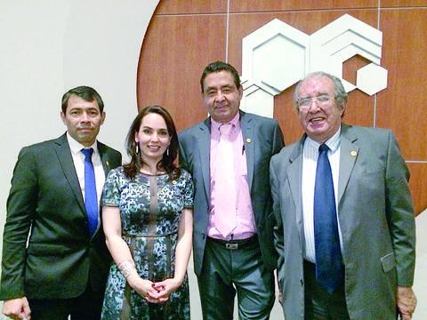 Tras diálogo, Zasha Lezama entra al CAEQ