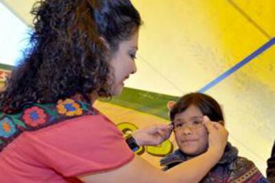 Entregan lentes en Santa Rosa Jáuregui