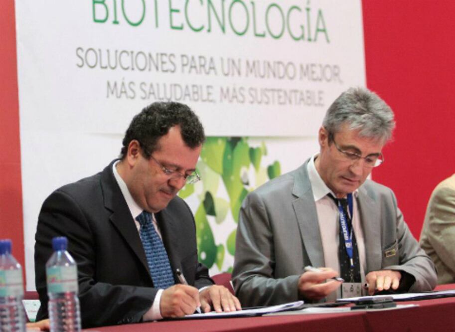 UAQ firma convenio con la gala Nantes Polytech